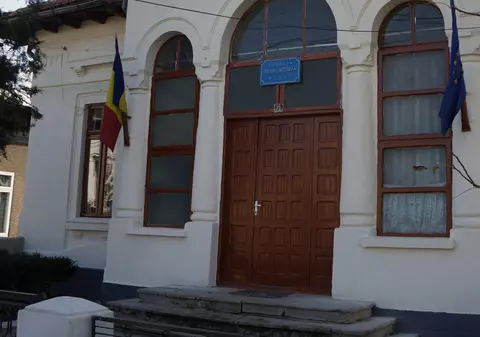 Dosarul incendiului de la Ferma Dacilor se judecă la cea mai controversată instanță din Prahova, din arhiva căreia s-au furat probe cu sacii