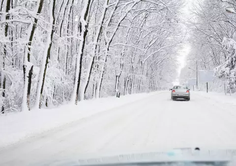 Vreme severă, ninsori și ger în România: ce recomandă DSU șoferilor înainte să plece la drum