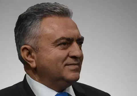 Un fost senator PSD din Suceava s-a făcut preot după ce a scăpat de 8 ani de închisoare pentru corupție prin prescripție