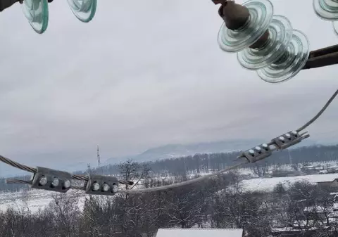 Peste 100.000 de români au rămas fără curent din cauza viscolului: zonele cele mai afectate