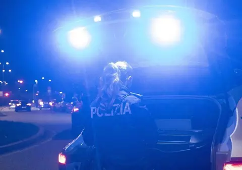 O capitală europeană începe să folosească semafoare inteligente: apare imediat culoarea roșie atunci când o mașină merge prea repede