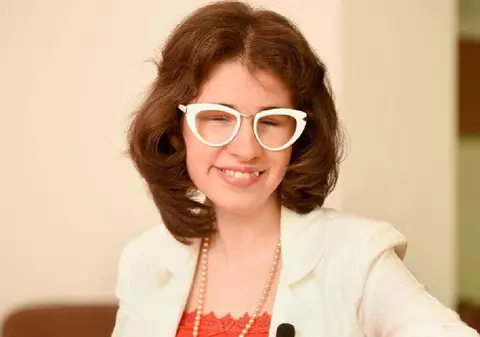 Profesoară de Religie, despre noua programă școlară la această materie: „Ar fi trebuit să fie mult mai curajoasă”. Ce abordări propune Laura Stifter pentru generația Z