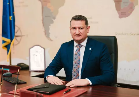 Afacerile familiei lui Laurențiu Blaga, șeful Agenției de Cadastru și Publicitate Imobiliară: zeci de contracte de cadastrare plătite din bani publici