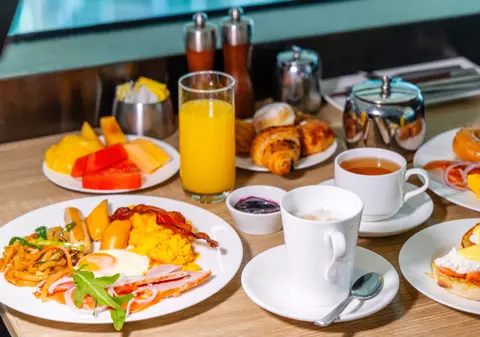 Sfaturi pentru micul dejun: mâncărurile și băuturile pe care nu ar trebui să le ai pe masă la prima oră