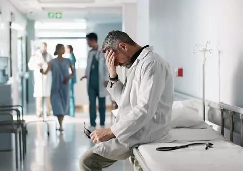 Medicii români nu mai vor să facă gărzi: „30 de ore și poate și mai mult”