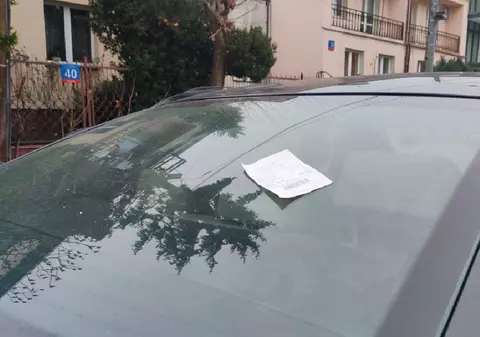 Ce este metoda „Biletul”, cel mai simplu truc al hoților de mașini. Cum să te protejezi