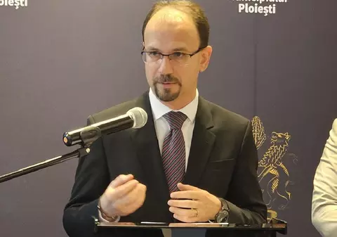 Primarul din Ploiești, dat în judecată de prefectul PNL de Prahova, pentru că vrea să lase viceprimărița PNL în locul său când e plecat, nu viceprimarul