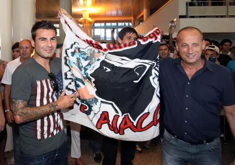 Naționalistul corsican Alain Orsoni a fost asasinat la înmormântarea mamei sale. Fostul șef al lui Ajaccio îl transferase pe Adrian Mutu la echipă, în 2012