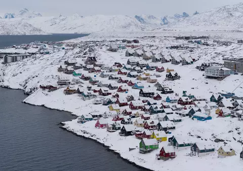 Donald Trump ameninţă cu taxe vamale ţările care se opun planului său pentru Groenlanda