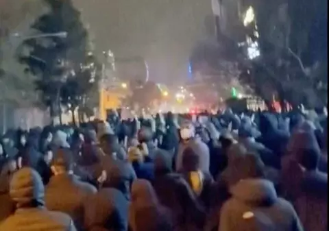 Iranul „aspiră la libertate” și Statele Unite sunt „pregătite să ajute”, spune Donald Tump. Numărul protestatarilor uciși crește