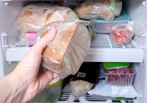 De ce nu e bine să ținem pâinea în frigider