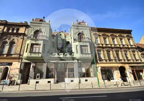 Brașovul scoate la vânzare un palat spectaculos din inima orașului, cu vedere spre Tâmpa, la preț de penthouses în centrul Bucureștiului