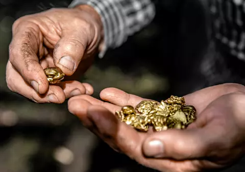 Noi depozite de aur, descoperite în Arabia Saudită: țara și-a îmbogățit rezervele cu 7,8 milioane de uncii