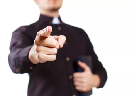 După articolul publicat în Libertatea despre predarea ilegală a Religiei în școli, Biserica Ortodoxă Română reacționează și spune că participarea elevilor la această materie este dreptul lor constituțional 