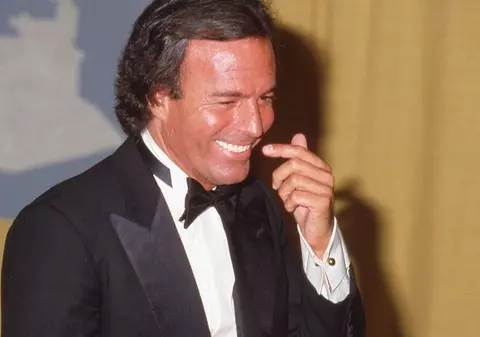 Ce se întâmpla în „vila terorii” a lui Julio Iglesias. Acuzațiile grave împotriva cântărețului zguduie Spania
