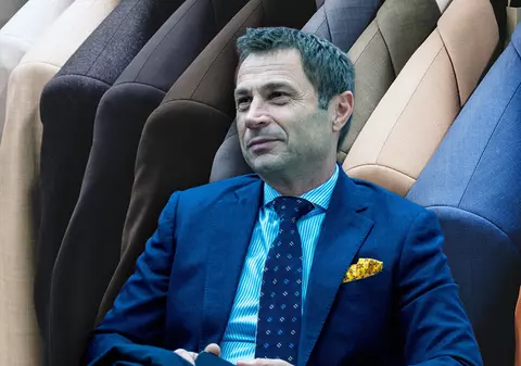 Mecanismul de luat șpagă folosit de primarul Mangaliei: parcări conspirative, bilețele și costume livrate prin curier