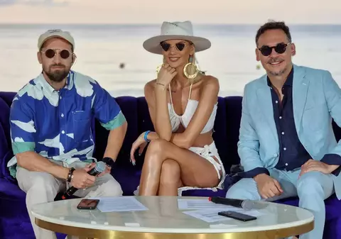 Cum se înțelege, de fapt, Ramona Olaru cu Dani Oțil și Răzvan Simion. „Ne-am acoperit toți, de multe ori”