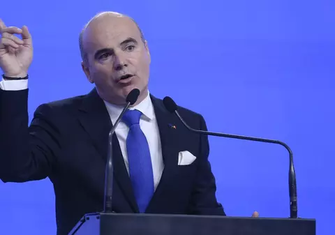 Rareș Bogdan iese din umbră. El acuză că unii lideri PNL sunt apropiaţi de USR și a venit la ședința convocată de Bolojan pentru explicații