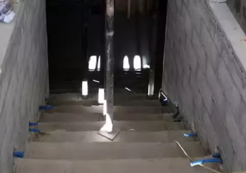 „Treptele morții”. 34 dintre cele 40 de victime din Crans-Montana au murit pe scările barului care a luat foc, arată ancheta