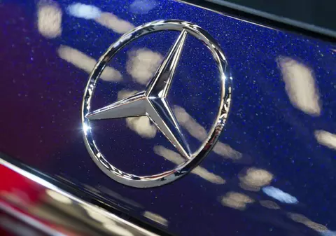 Un român a plecat din Anglia cu un Mercedes și n-a mai ajuns cu el în România. Ce au descoperit polițiștii pe o autostradă din Germania