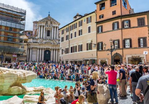 Vacanță printre milioane de turiști: top cinci cele mai aglomerate orașe din Europa