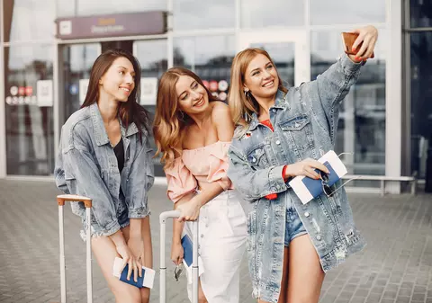 De ce lunile ianuarie și februarie generează cele mai multe rezervări de vacanță? Care sunt cele mai căutate destinații de către români