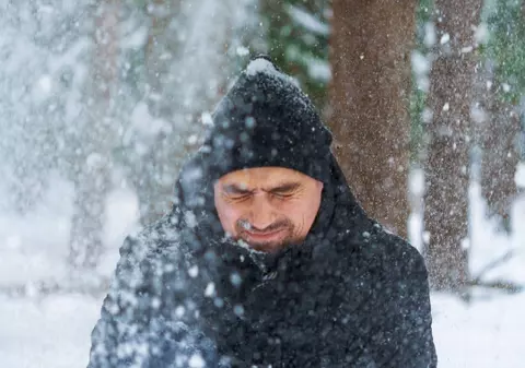 Două zile de ninsori și viscol, anunță ANM. Cum va fi vremea în București