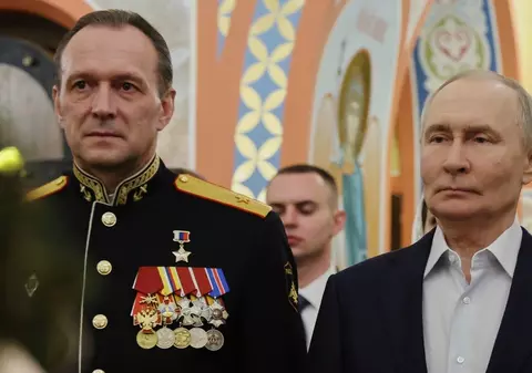 Vladimir Putin s-a afișat de Crăciunul pe rit vechi într-o biserică dintr-o bază GRU implicată în acte de sabotaj în Europa și a susținut că soldații ruși îndeplinesc „porunca Domnului”