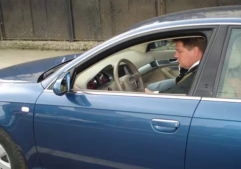 Mașina de protocol a lui Klaus Iohannis, scoasă la licitație de la 1.000 de euro, alături de ceasuri de lux din aur