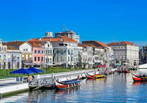 Orașul din Europa perfect pentru Ziua Îndrăgostiților: este comparat cu Veneția și vinul costă doar 3 euro