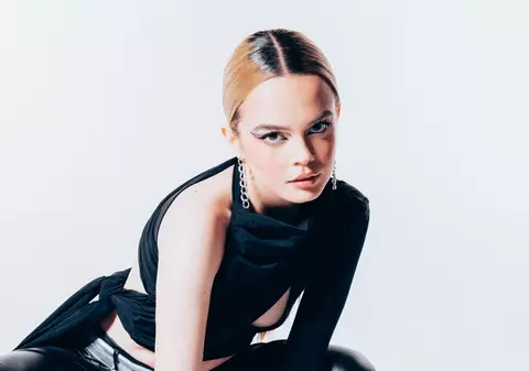 Cine e Bianca Tilici, tânăra care s-a înscris la Selecția Națională Eurovision 2026 cu melodia „Keep Fighting”. „Am visat piesa asta trei ani”