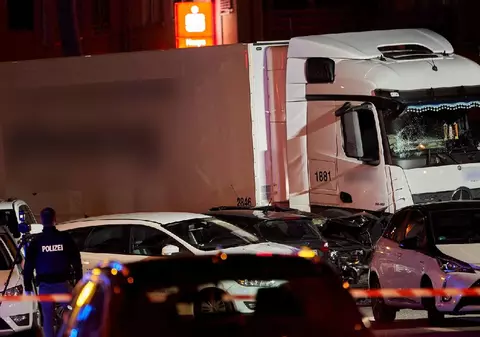 Un șofer de TIR a fost atacat de bărbați mascați și înarmați, care i-au furat camionul cu tot cu încărcătură, pe un drum din Germania