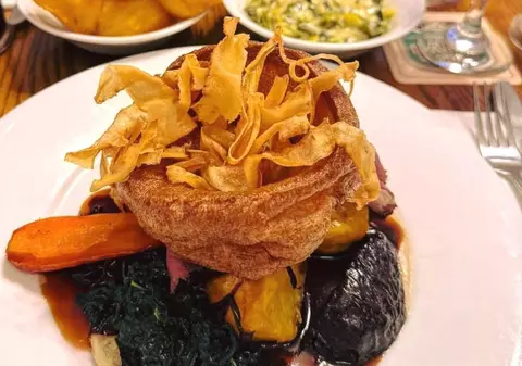 Un local cu doar 7 mese și-a epuizat toate rezervările pe 2026 în 11 minute. Unii așteaptă și 4 ani pentru un prânz: „E spectaculos”