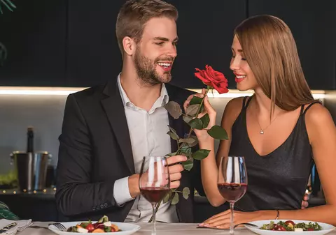 Ce fac tinerii de Valentine’s Day și cât costă o cină romantică în București