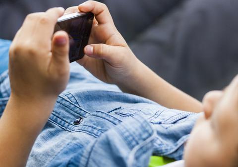 Consilier parental, despre infrastructura de sprijin și prevenție emoțională în România: „În era digitală, este foarte ușor să găsești alinare în jocuri și dispozitive”