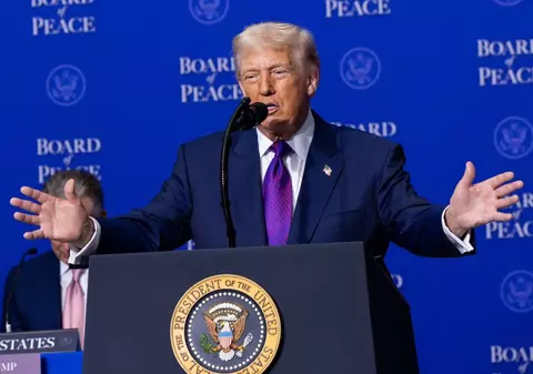 Donald Trump a promis că va publica dosarele despre OZN-uri după ce Obama a vorbit despre extratereștri