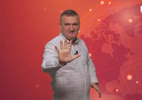 5 știri by Libertatea - Actualitate: Cine poate plăti după ce ți-ai rupt mașina în gropi. Ce note proaste a avut la facultate ministrul apărării