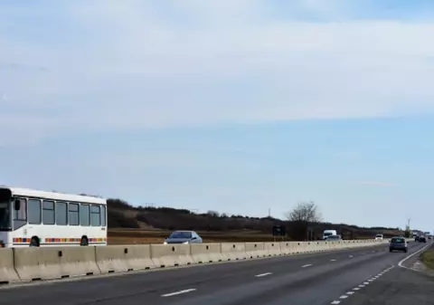 Un nou indicator rutier a apărut în România, care îi anunță pe șoferi că facturile la telefon se pot majora involuntar