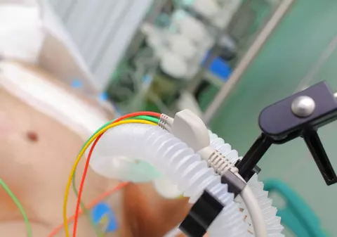 3 lucruri pe care oamenii pe moarte le spun mereu, potrivit unei asistente de terapie intensivă