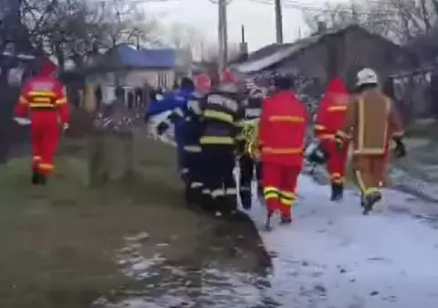 Doi bărbați s-au electrocutat în Prahova, în timpul unor lucrări la rețeaua electrică. A fost trimis elicopterul SMURD