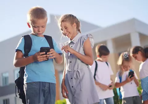 Grecia, următoarea țară care va interzice rețelele sociale pentru copiii cu vârste sub 15 ani