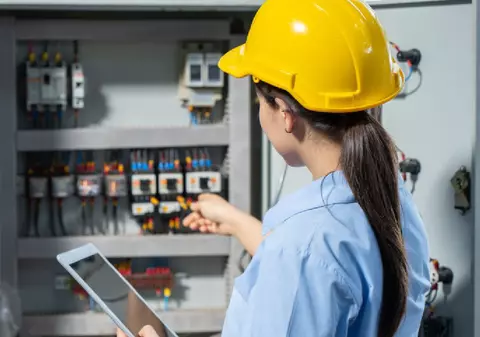 Meseria din România care e tot mai căutată printre tineri, iar salariul ajunge și la 15.000 de lei