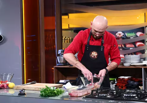 Cine este George Mirancea de la „Chefi la cuțite”, sezonul 17. „Am gătit pentru Angelina Jolie și Brad Pitt”