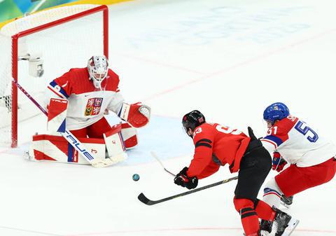 LIVEBLOG Jocurile Olimpice de Iarnă 2026, turneul olimpic de hochei pe gheață, program și rezultate. Slovacia, prima semifinalistă. Canada și Finlanda s-au calificat dramatic, după prelungiri