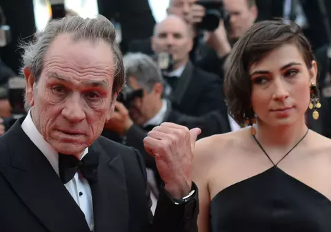 De ce a murit, de fapt, fiica lui Tommy Lee Jones. Găsită fără suflare într-un hotel