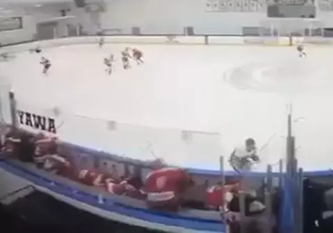 Trei persoane au fost împușcate mortal la un meci de hochei din Rhode Island, SUA: „O dispută familială”