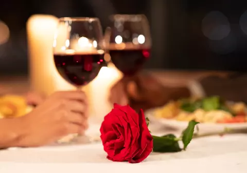 O româncă de 21 de ani l-a convins pe un italian de 52 de ani că îl iubește, iar întâlnirea s-a soldat rău pentru amândoi