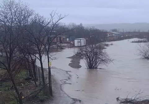 Alertă de inundații în 17 județe din România: cod portocaliu și galben de viituri