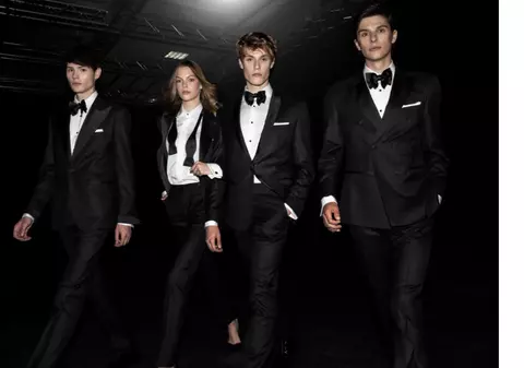 Trends by Adina Buzatu: o imagine nouă pentru piese care arată bine și azi, și peste un sezon