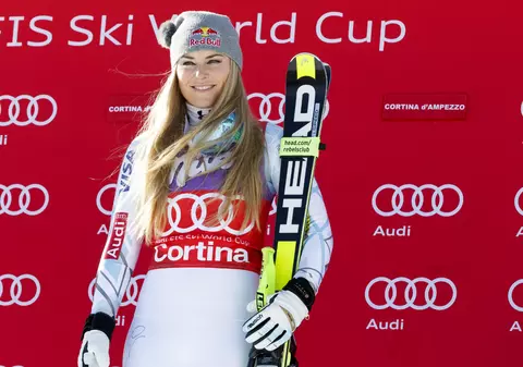 Lindsey Vonn și-a rupt ligamentul încrucișat anterior, dar speră să concureze la Jocurile Olimpice de iarnă